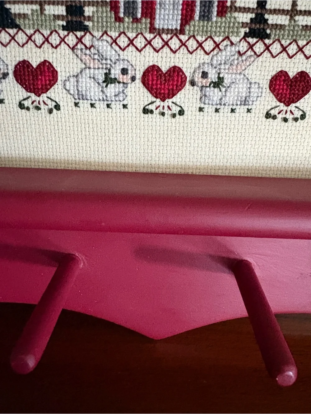VintageCountry Cross-Stitch Peg Wall Rack Bunny Tree House Decor Red